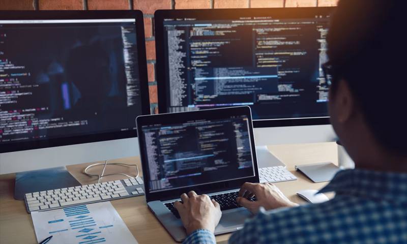 数据科学选型：R与Python如何赋能谯城区网站建设？